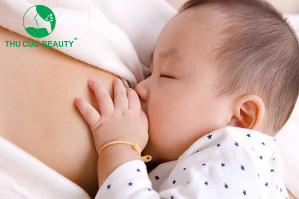 Nâng ngực an toàn không ảnh hưởng đến quá trình nuôi con bằng sữa mẹ.