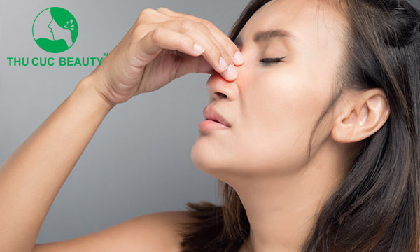 Nâng mũi có đau không?