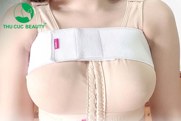 Treo ngực sa trễ có đau không? Cần chăm sóc thế nào?