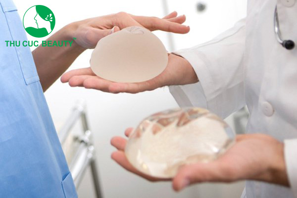 Các ảnh hưởng của nâng ngực khi về già