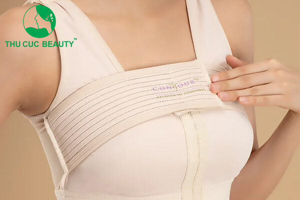 Mặc áo định hình là điều bắt buộc khi treo ngực sa trễ.