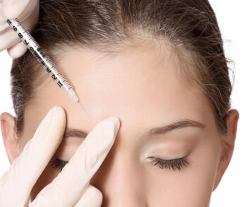 Tiêm filler trán có nguy hiểm không?