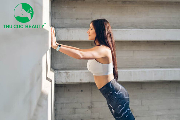 Bài tập giữ ngực vào form sau khi nâng.