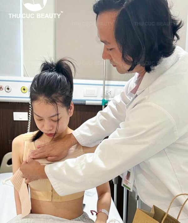 Chăm sóc hậu phẫu nâng ngực