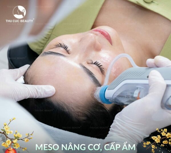 Tiêm meso bằng máy giúp giảm thiểu cảm giác đau và mang lại nhiều ưu điểm làm đẹp.