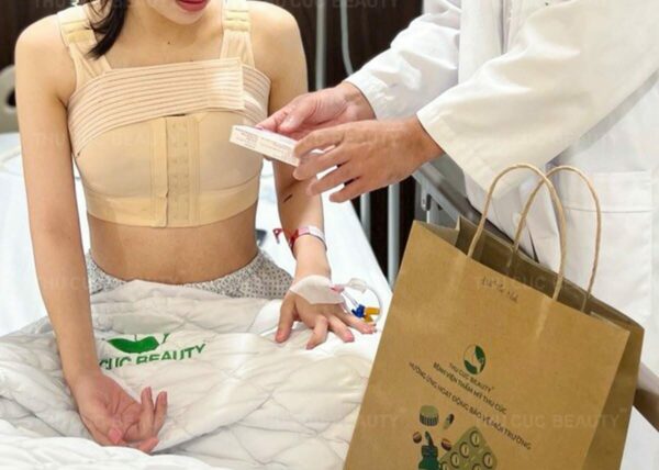 Chăm sóc sau khi treo ngực sa trễ